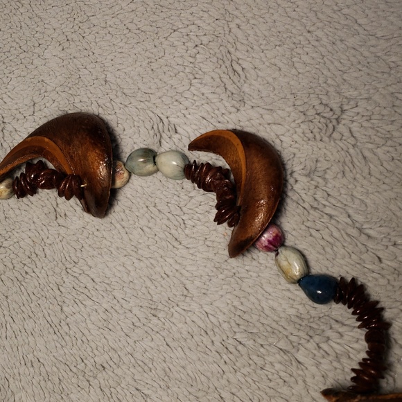 Handmade Wood stone and shell African motif necklace. - Picture 5 of 7